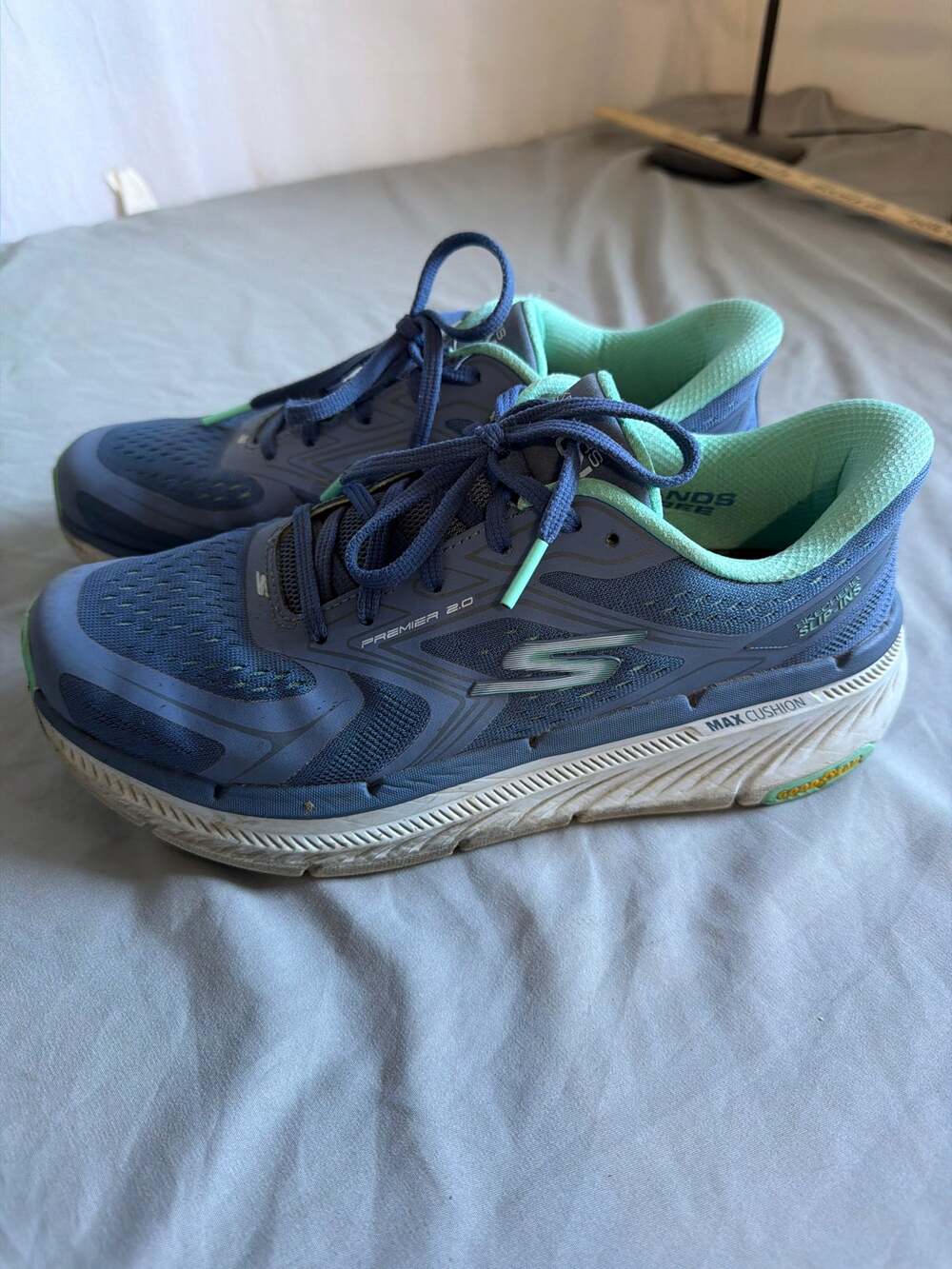 Skechers Slip-Ins Go Run Hands Free women's sneakers size 8.5